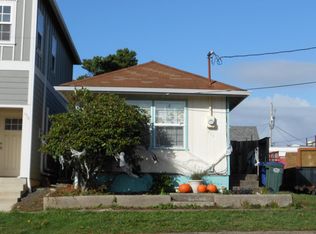 614 SW 2nd St, Newport, OR 97365