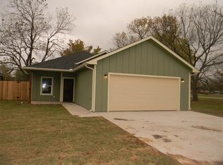 303 W Haning St, Howe, TX 75459