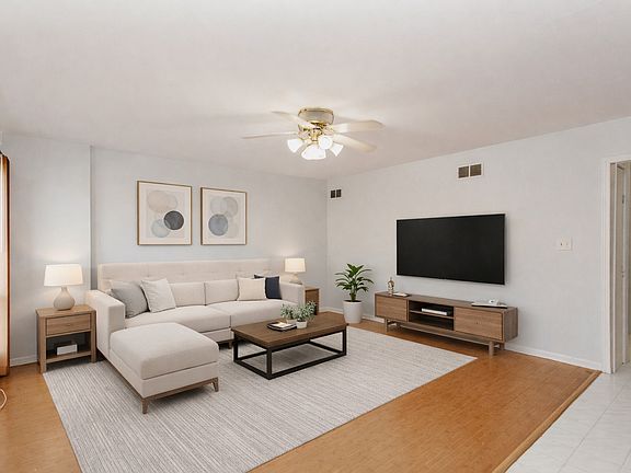 2nd image of 612 Maple Ct