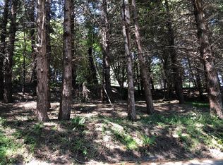 522 Beach Rd, Whitethorn, CA 95589