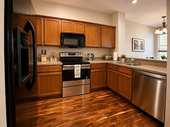 5th image of 2218 Central Park Ln