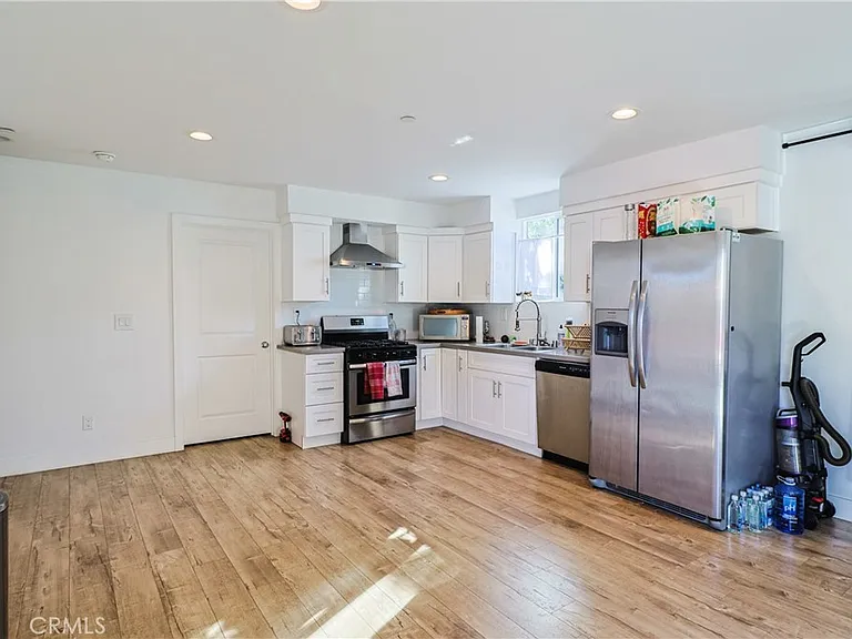 10826 Morrison St — Photo 15