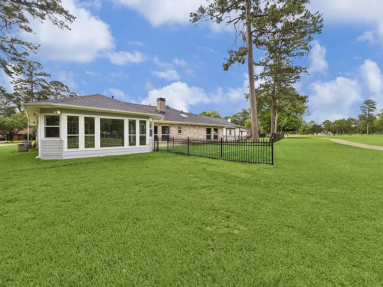 20435 Perryoak Dr — Photo 15