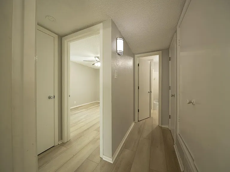 1717 N Locust St — Photo 9