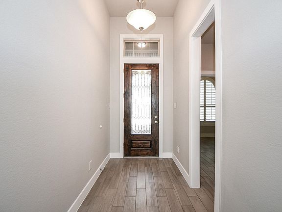 3rd image of 2619 Lilac Point Ln