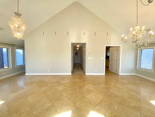 Rented by E Realty International Corp | media 32