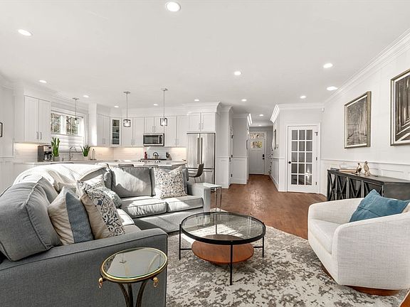 5th image of 208-210 Evelyn Rd