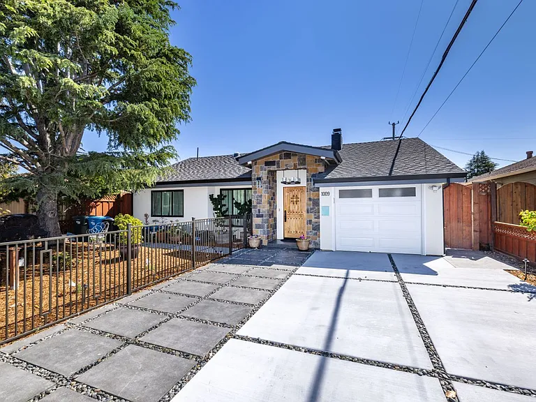 1009 S Norfolk St — Photo 18