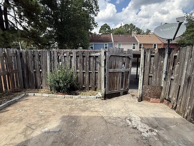 4860 Chesterwood Ct #1 — Photo 29