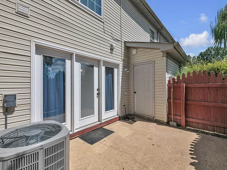 719 Brisa Ct — Photo 3