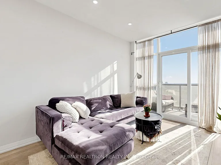 65 Oneida Cres #Penthouse 06 — Photo 10