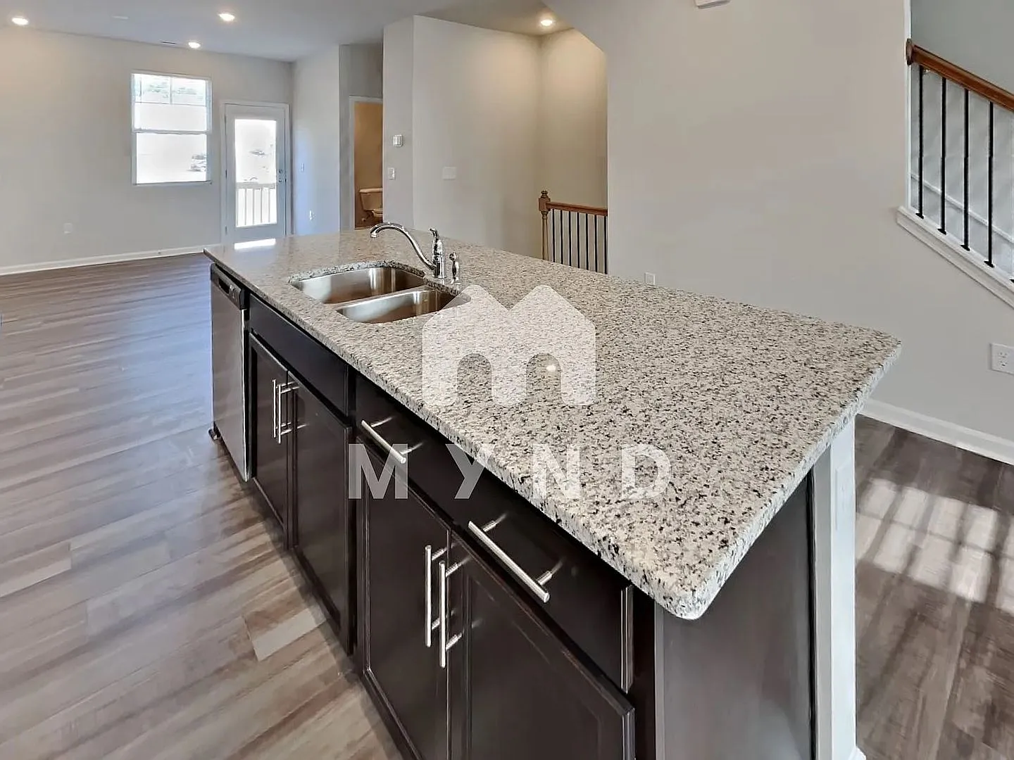Room in 3 Bedroom Home at Sweet Lilac Way — Photo 4
