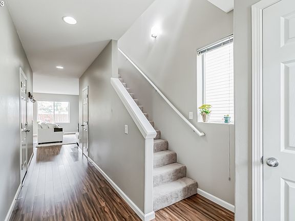 5th image of 6541 NE Deer Run St