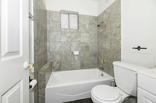 735 Taylor Photo 1