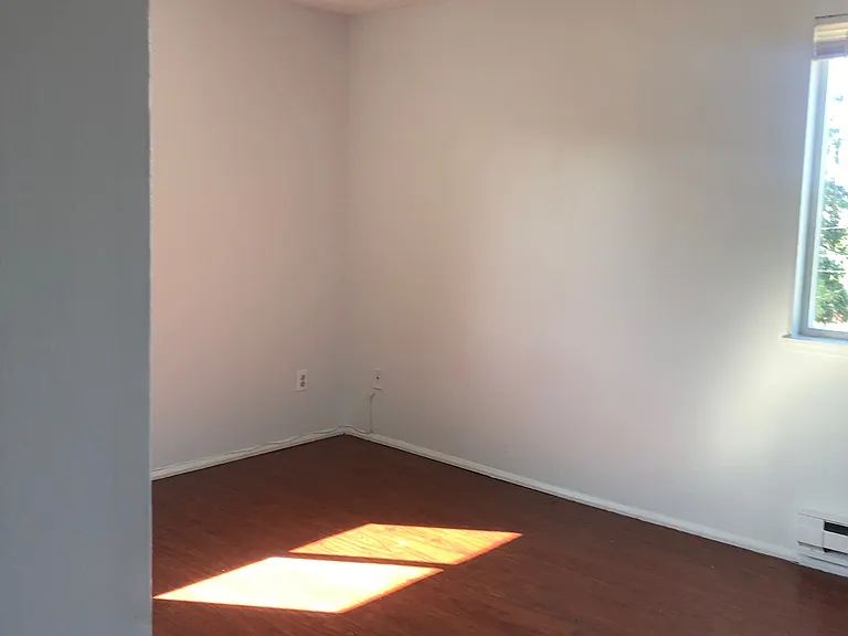 1928 E 56th St #47 — Photo 8