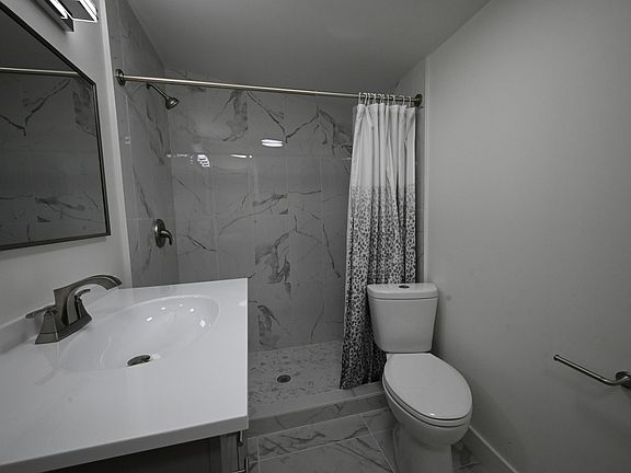 5th image of 701 107th Ave N #2