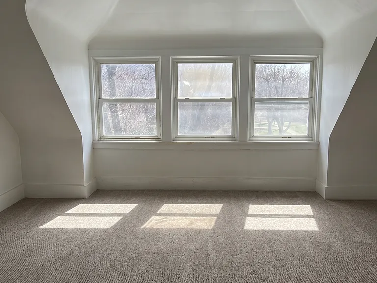 77 Colonial Cir #3 — Photo 4