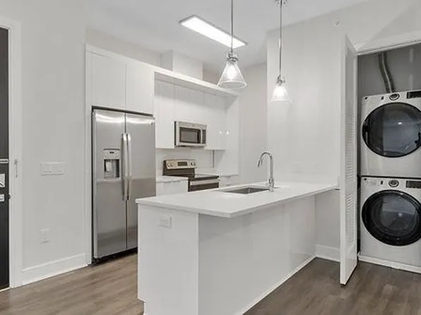 121 34th Street 309 image 1 of 200