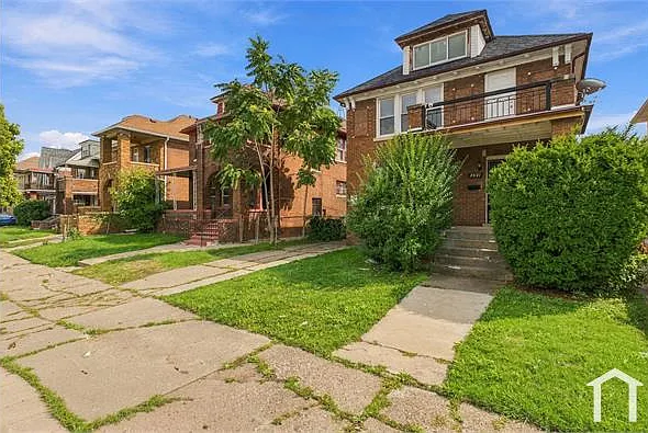 6 bed, 2402 sqft, $2,000 — Photo 3