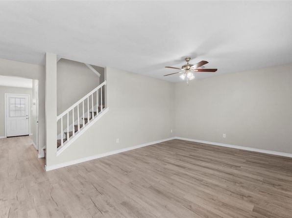 105 Green Isle Ave #105