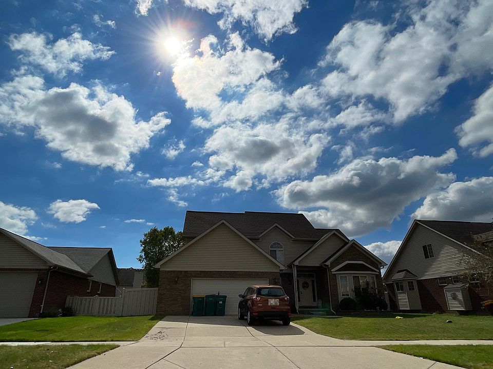 1st image of 17907 Petunia Dr