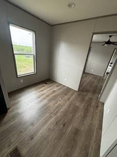 5th image of 7500 Paradise Rd