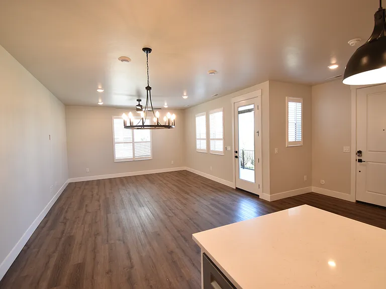 205 S Ripplerock Ln — Photo 17