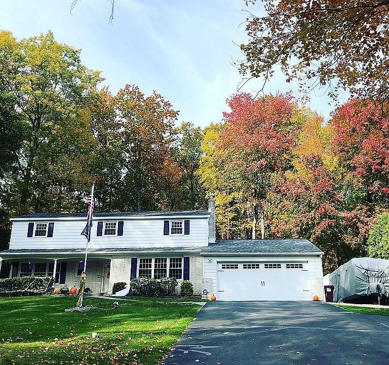 2nd image of 47 Shadow Wood Way