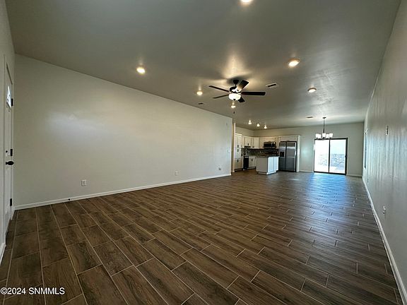 4th image of 3818 Yestereve Ln