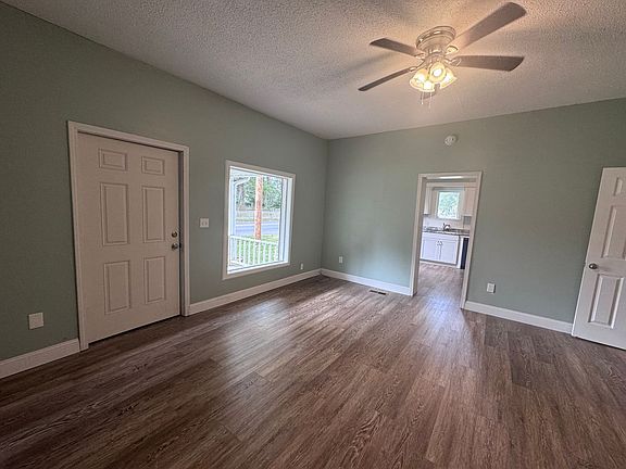 3rd image of 820 S 28th St