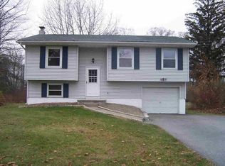 5 Maplebrook Ln, New Paltz, NY 12561