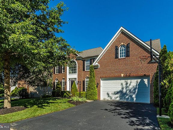 5th image of 610 Glenbrook Dr
