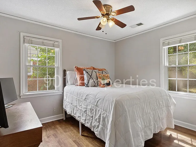 499 Lytle St — Photo 13