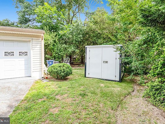 3rd image of 1208 Washington Dr
