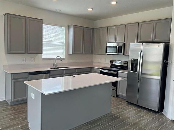 3rd image of 812 Ofanto Way