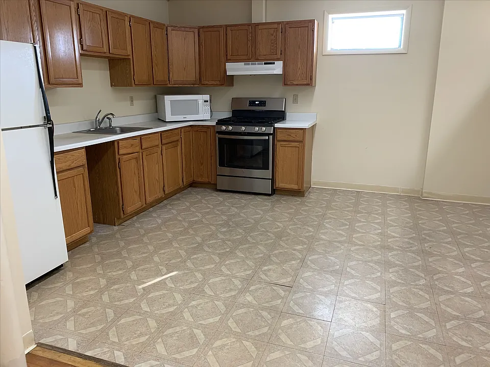 2-kitchen.JPG