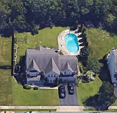 1st image of 2324 Forest Cir