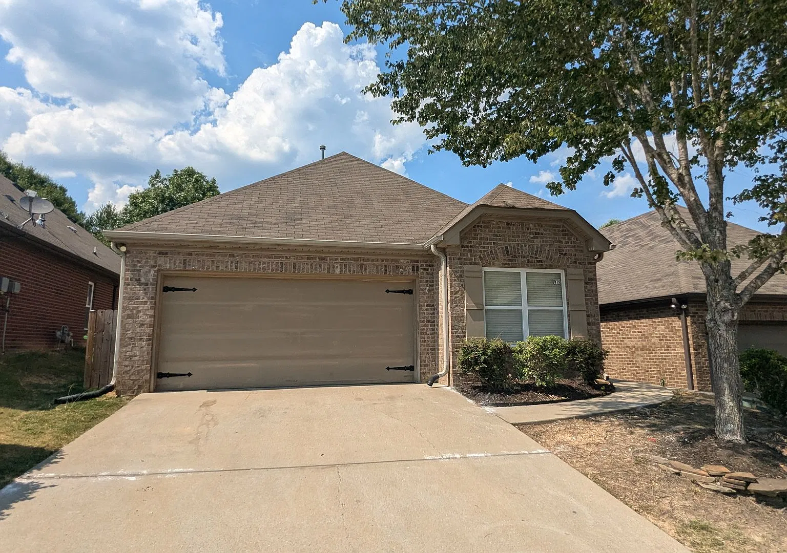 3Br/2BA with Garage, Hard Floors Throughout — Photo 1