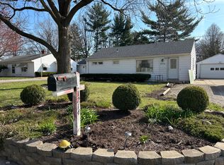 1214 Cambridge Dr, Champaign, IL 61821