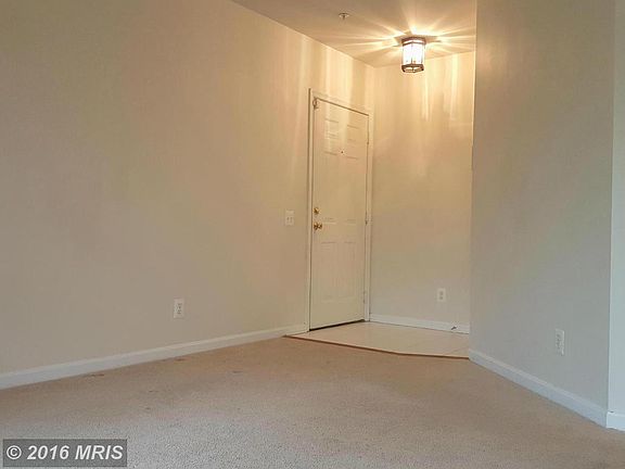 2nd image of 214 Fallsgrove Blvd Unit 11