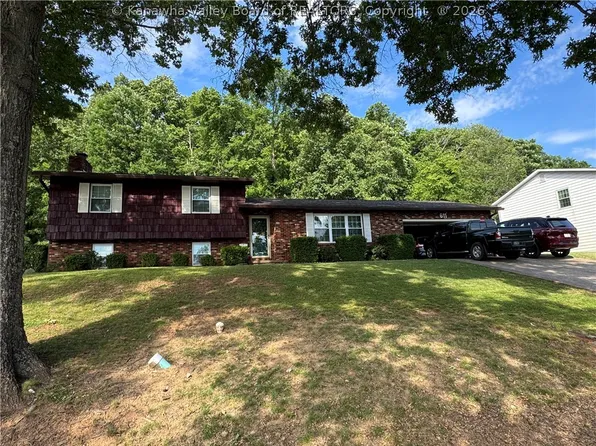 611 Fitzhugh St, Ravenswood, WV 26164