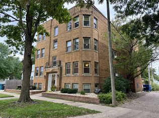 1721 15th St APT 4, Moline, IL 61265