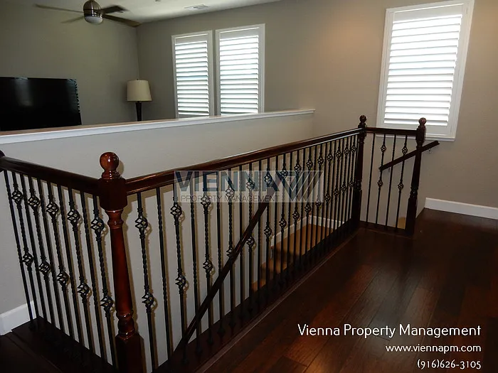 5635 Saratoga Cir — Photo 10