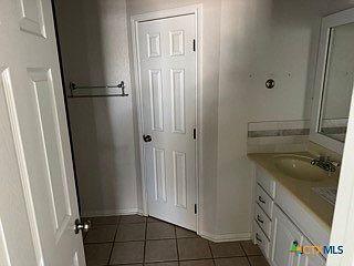 5th image of 211 Robertstown Rd
