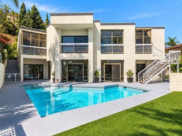 3278 Dora Verdugo Dr, Glendale, CA 91208