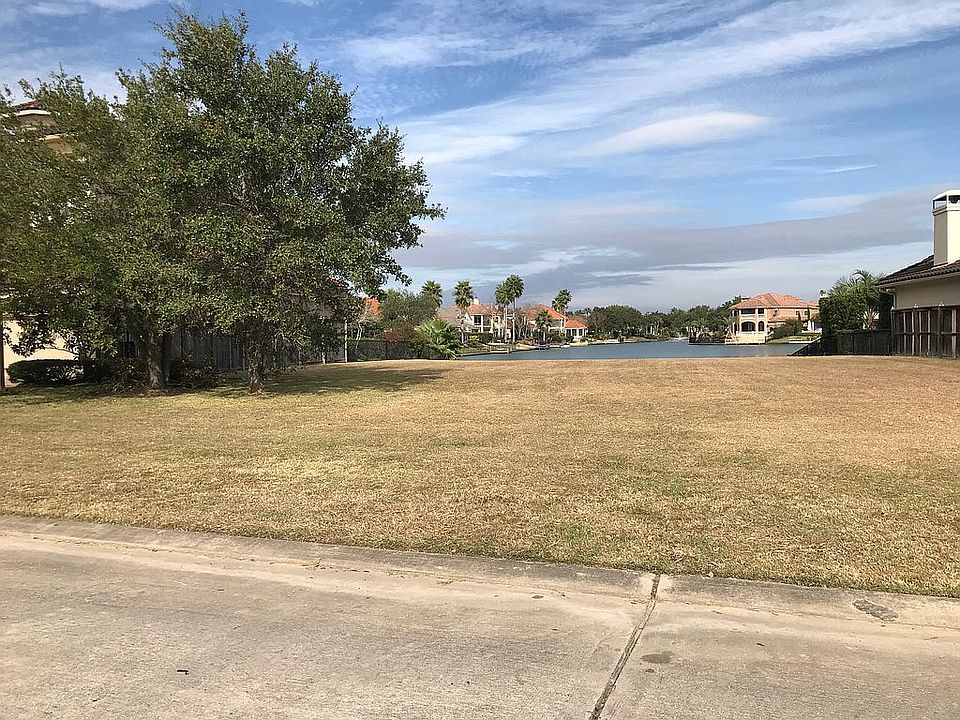 1st image of 19014 Windsor Lakes Dr