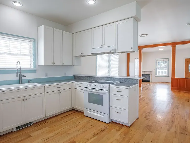 402 S Main St #A — Photo 11