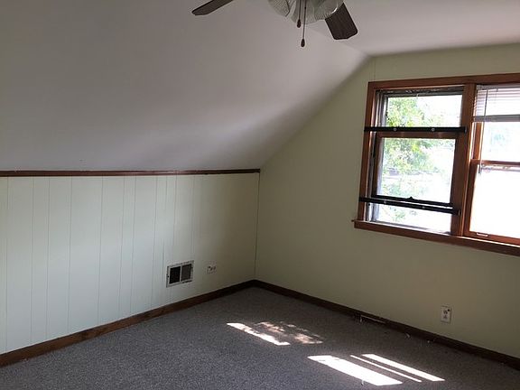 5th image of 227 Granville Ave