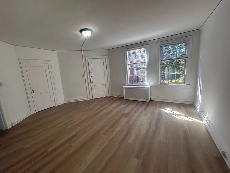 126 Westmoreland Ct — Photo 15