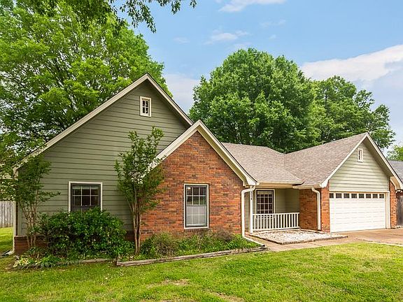 3rd image of 354 Ashley Dr